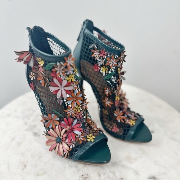 Zara Shoes - Zara Green Mesh Floral High Heels 3D Fishnet Back Zipper Size 39/8